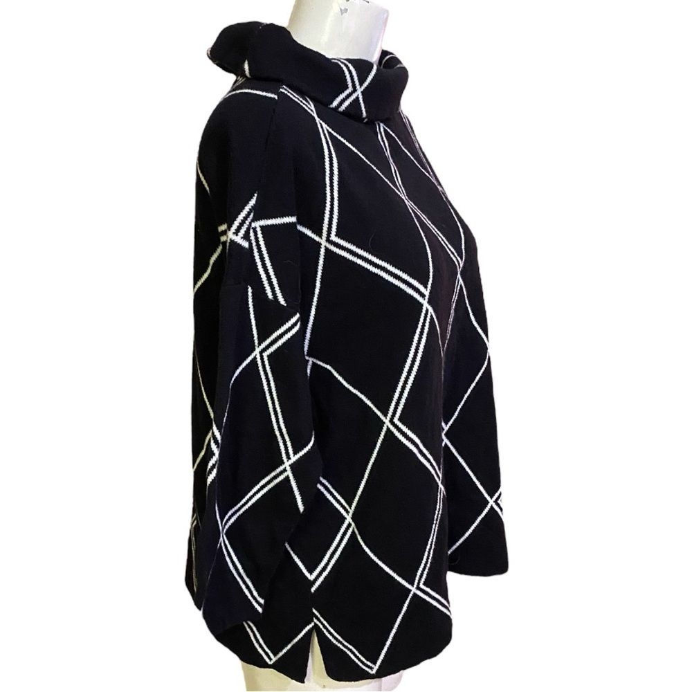 Chico's Black and Cream Knit Sweater Size 2 - Picture 3 of 8